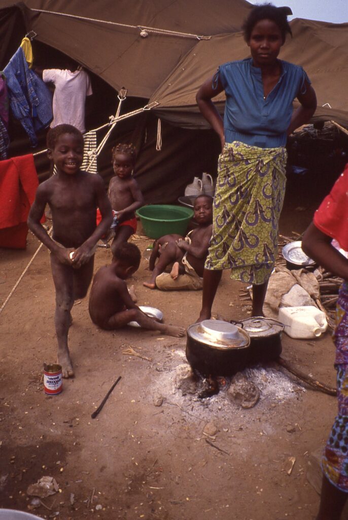 DWC3521 Refugees from Caxito were relocated to Luanda as part of this program.
