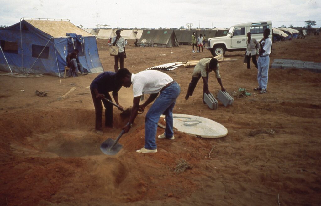 DWC3560 Refugees from Caxito were relocated to Luanda as part of this program.