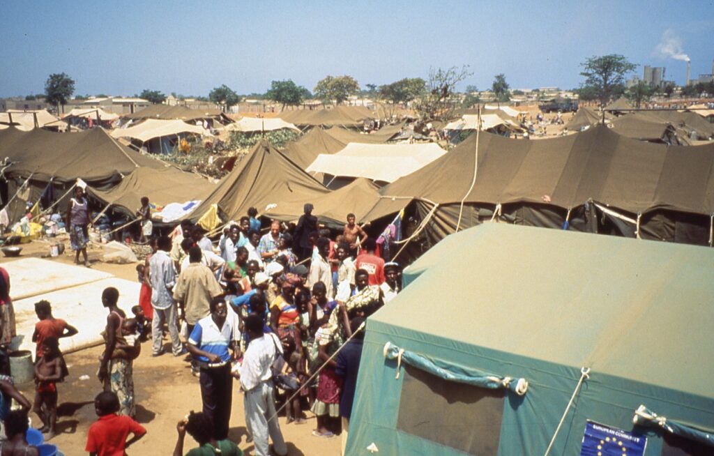 DWC3573 Refugees from Caxito were relocated to Luanda as part of this program.