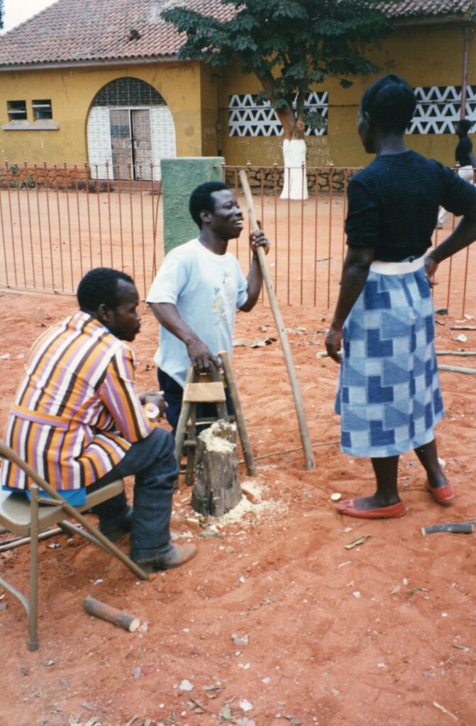 DWC501 Workshop for building mobility aids for handicapped individuals.
Workshop for building mobility aids for disabled individuals; run in partnership with the Angola Secretariat of State for Social Affairs (SEAS).