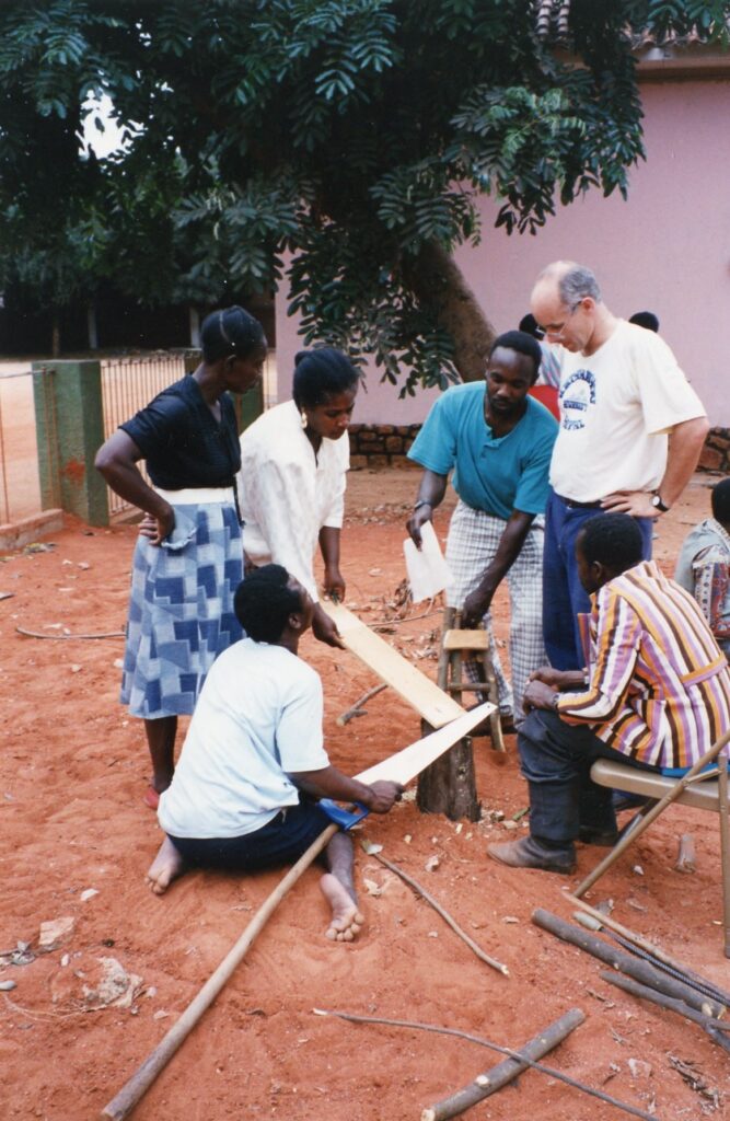 DWC503 Workshop for building mobility aids for handicapped individuals.
Workshop for building mobility aids for disabled individuals; run in partnership with the Angola Secretariat of State for Social Affairs (SEAS).